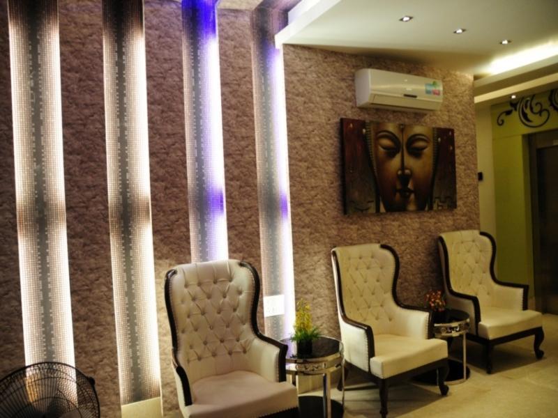 Hotel Taksh Inn Delhi  Exterior photo